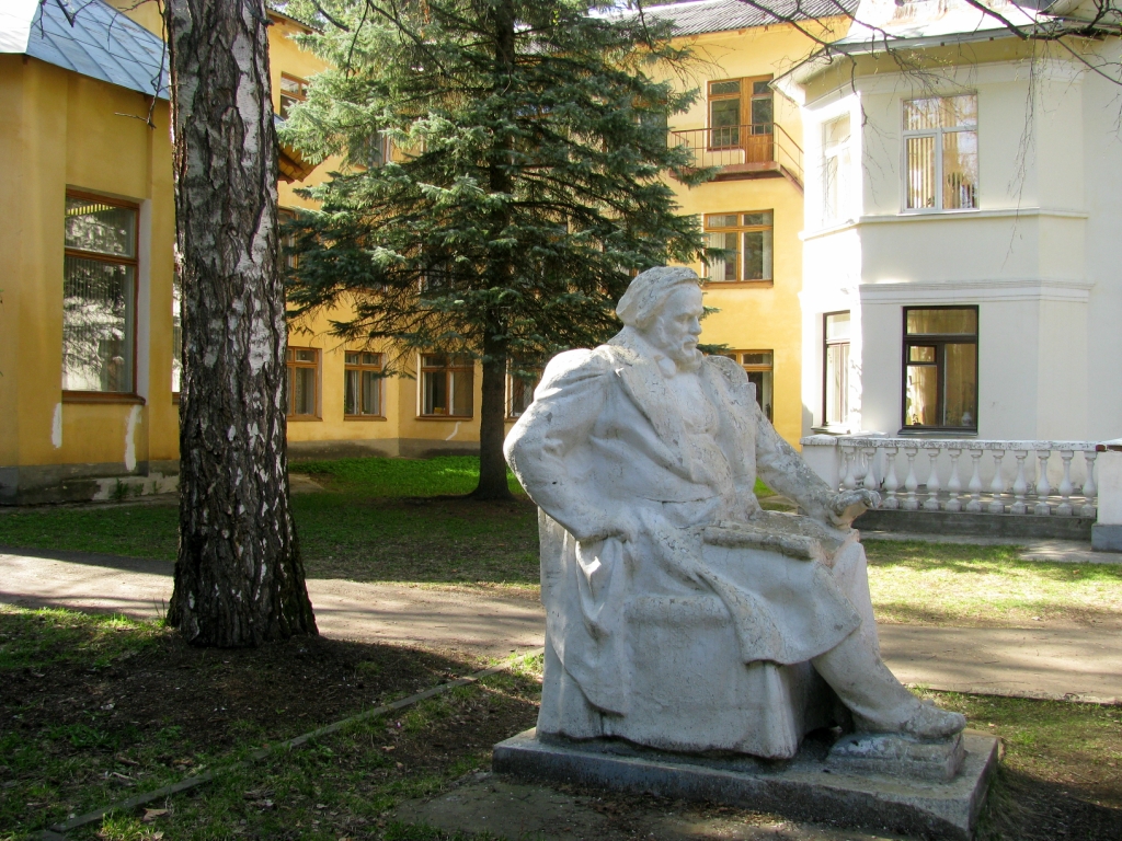 Памятник М. И. Глинке (Дубна)
