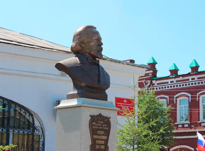 Памятник Фёдору Никифоровичу Плевако (Троицк)