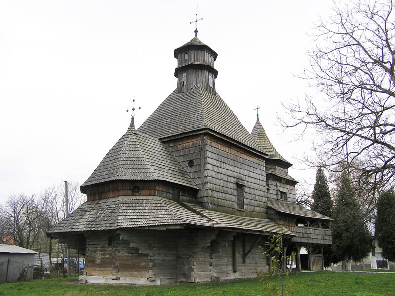 Церковь Воздвижения Креста Господня в Зварычах (Львовская область)