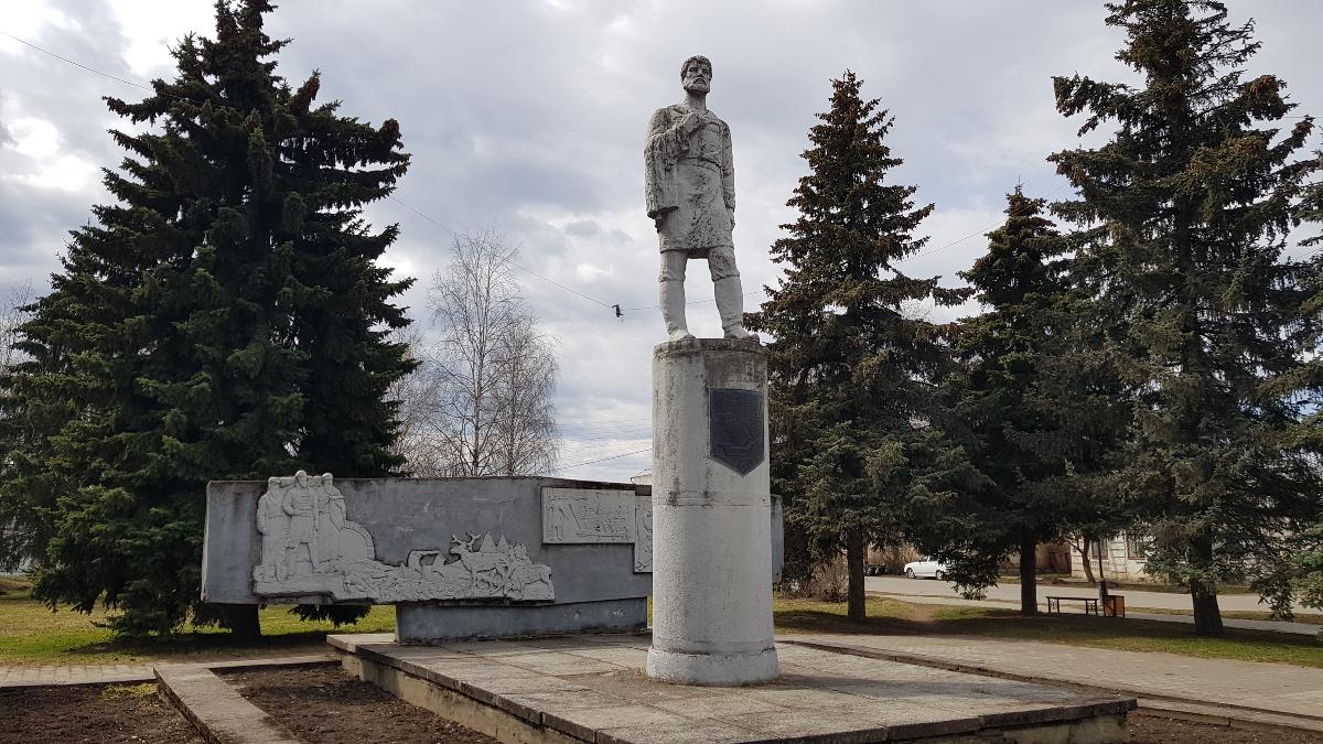 Памятник С. И. Дежнёву (Великий Устюг)
