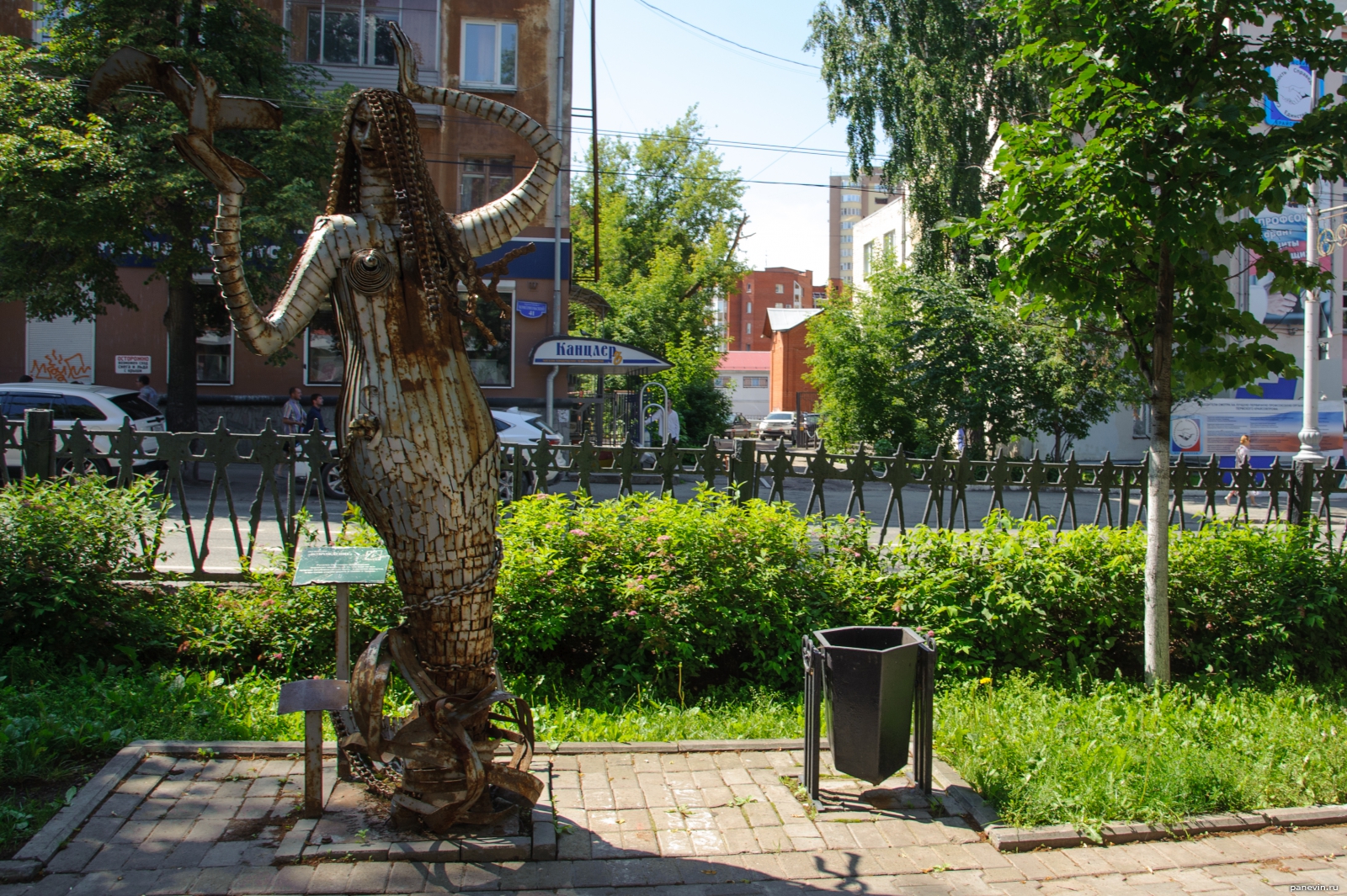 Скульптура «Возрождение» (Пермь)