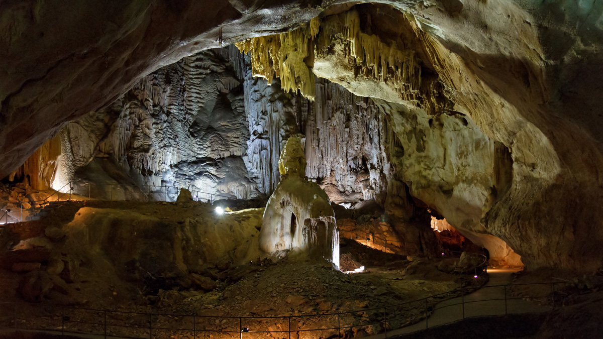 Пещера Эмине-Баир-Хосар (Симферополь)