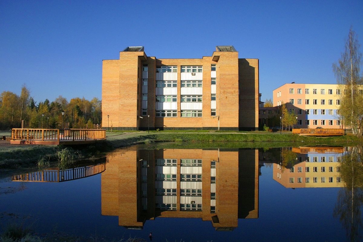 Здания Международного университета природы, общества и человека (Дубна)