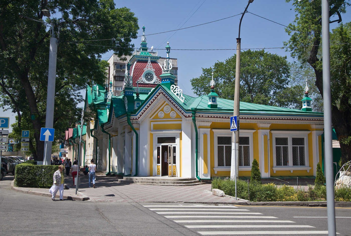 Дом тканей «Кызыл-тан» (Алма-Ата)
