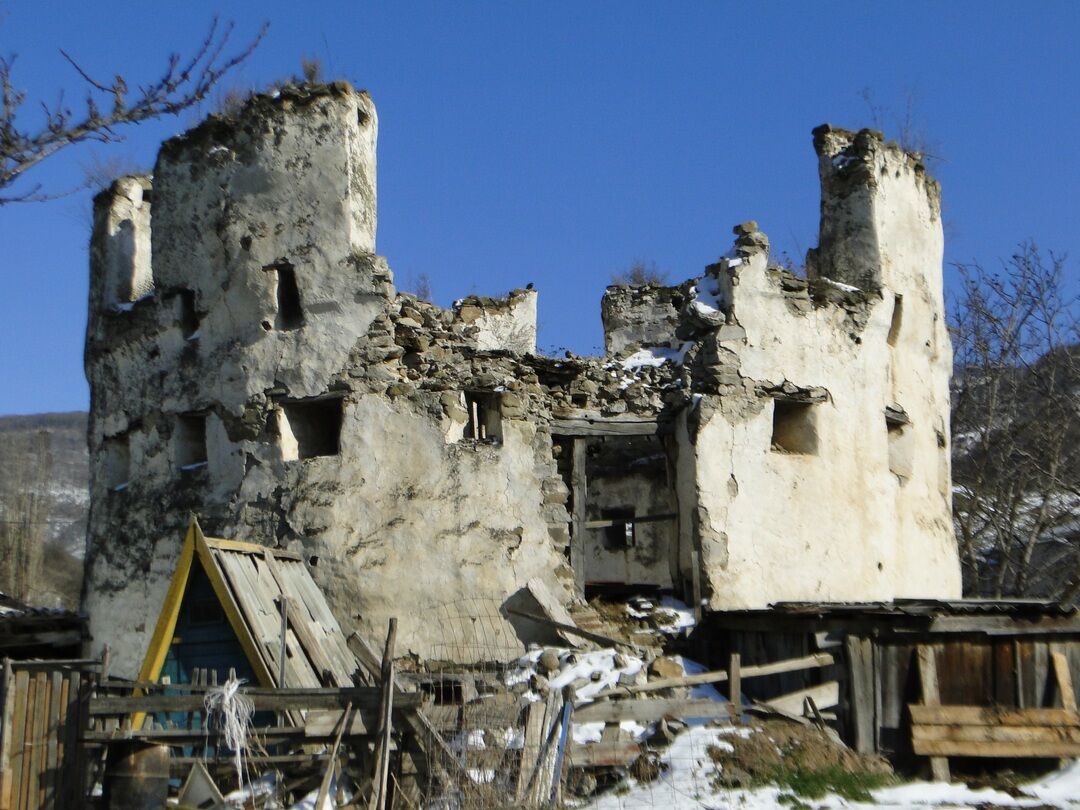 Каменномостская боевая башня (Карачаево-Черкесия)