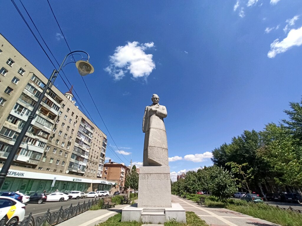 Памятник А. В. Кольцову на Советской площади (Воронеж)