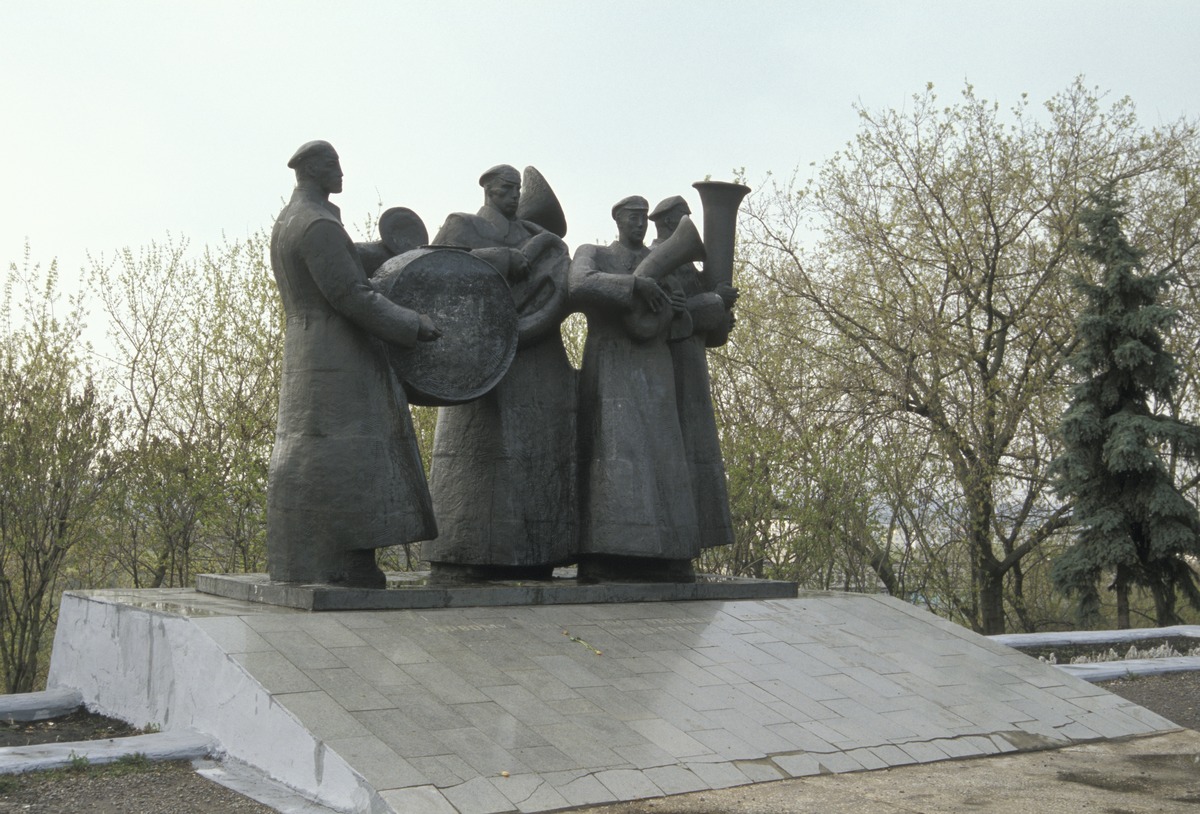 Памятник первому уездному совету (Липецк)