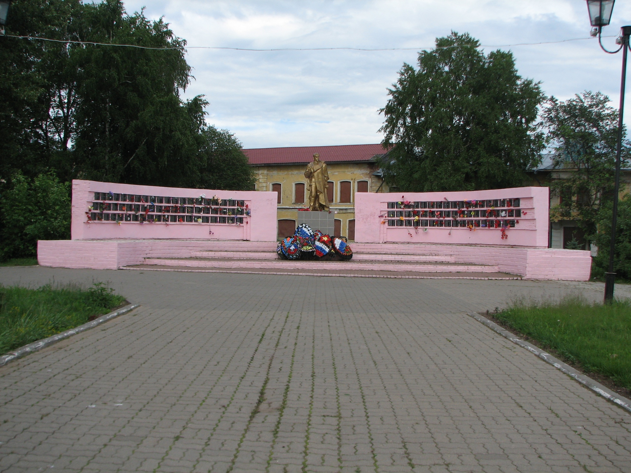 Памятник участникам Великой Отечественной Войны (Грязовец)