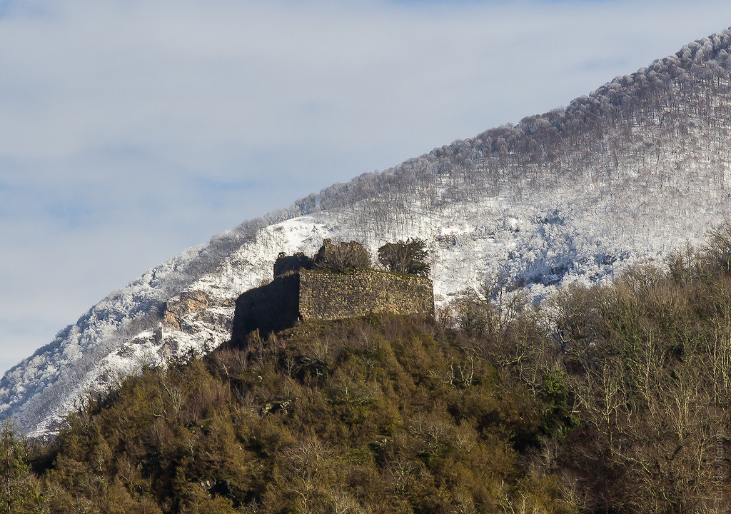 Сторожевая крепость Хасан-абаа (Рицинский нацпарк)