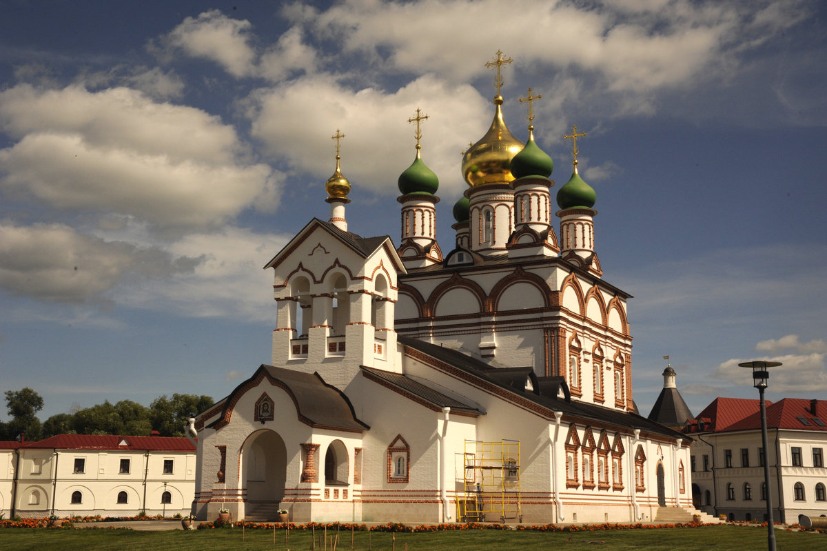 Троице-Сергиев Варницкий монастырь (Ростов Великий)