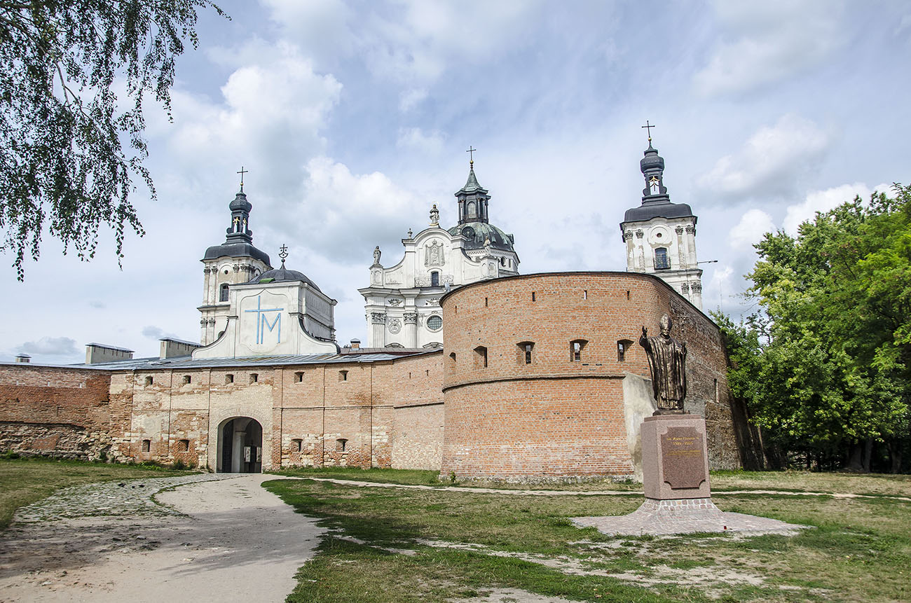 Костёл Благовещения Богородицы и монастырь кармелитов (Галич)