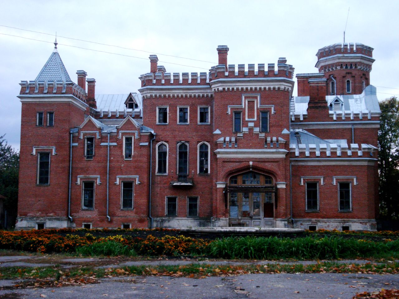 Замок Ольденбургских в Воронежской области