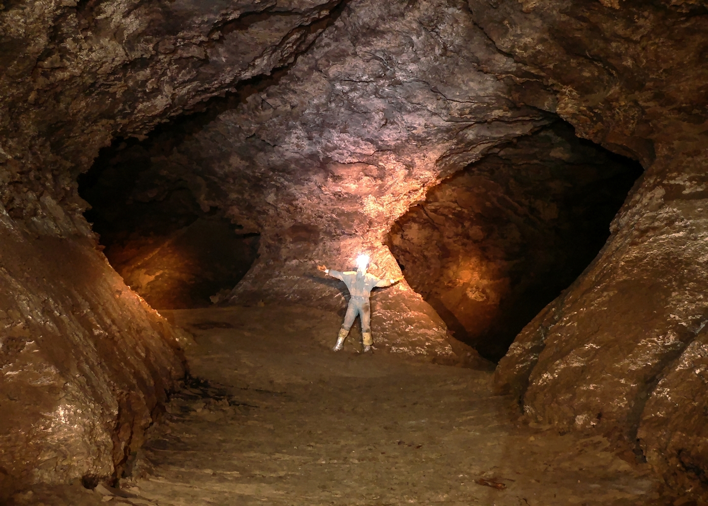 Пещера «Емил Раковица» («Золушка») (Молдавия)
