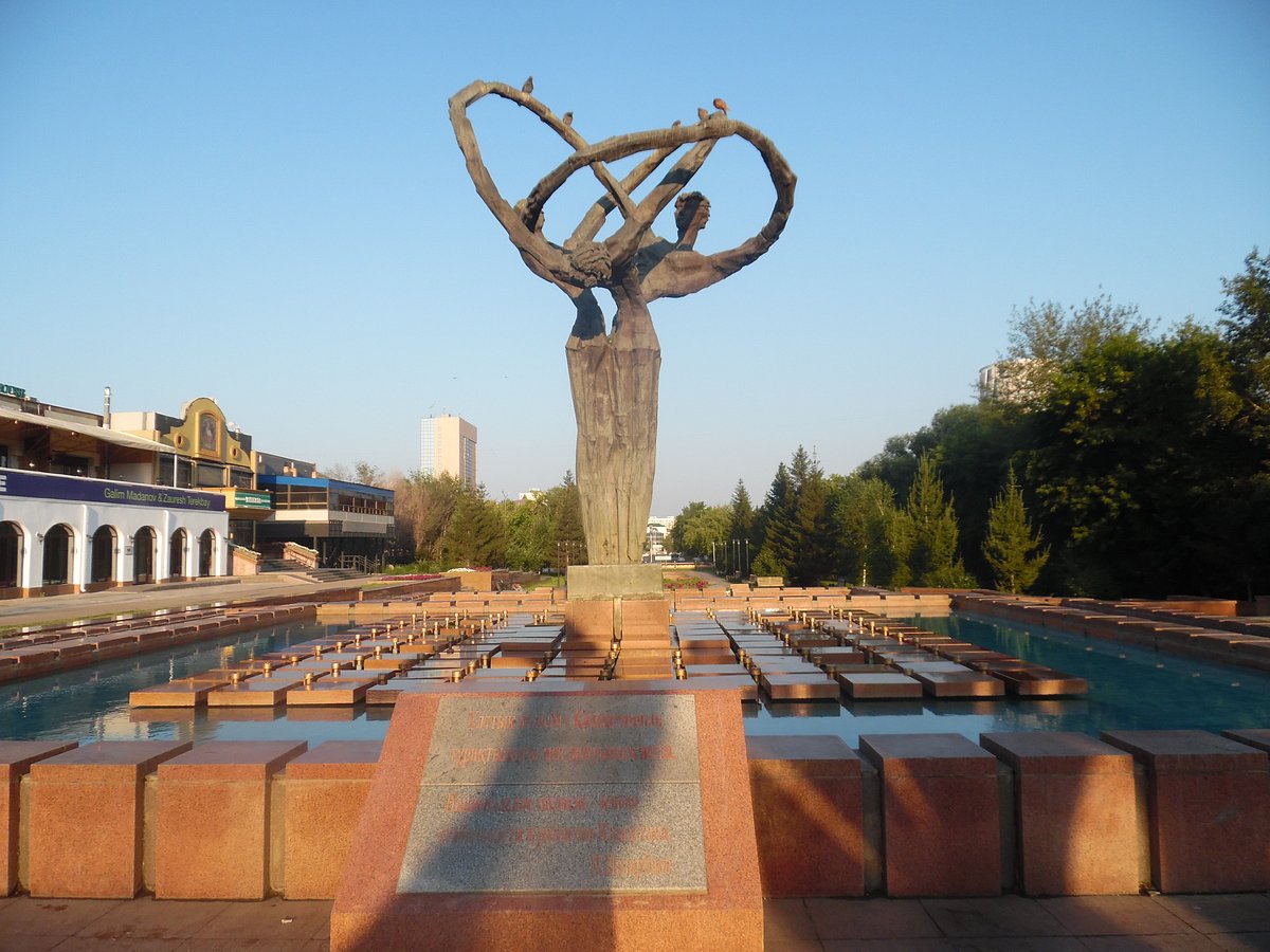 Монумент единства народов Казахстана (Казахстан)