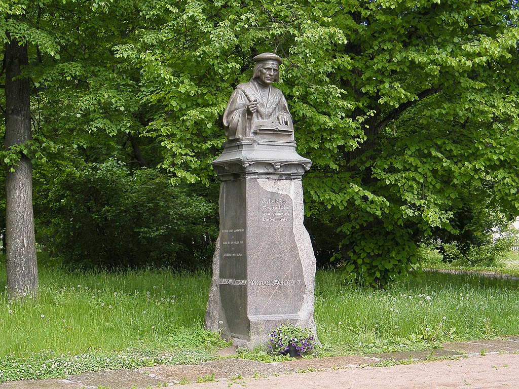 Памятник Микаэлю Агриколе (Выборг)