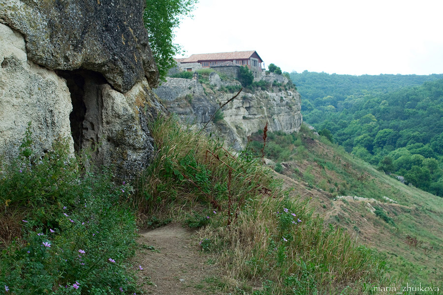 Развалины пещерного монастыря (Новый Свет)