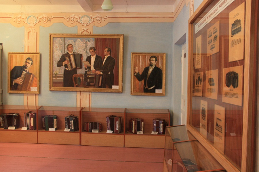 Музей истории баяна (Донецкая область)