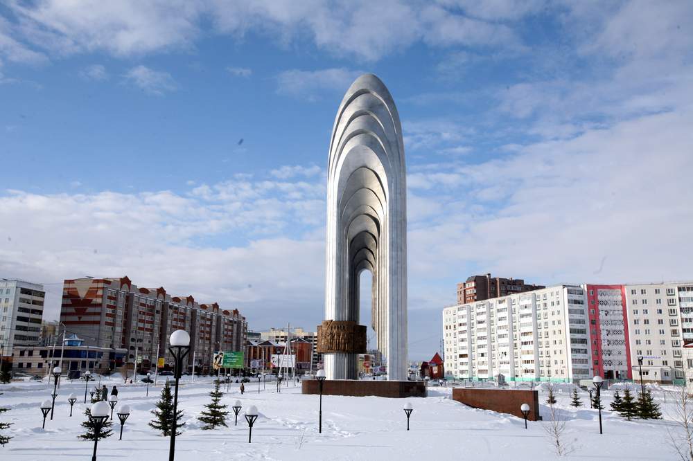 Памятник добычи 3 млрд тонн нефти (Альметьевск)