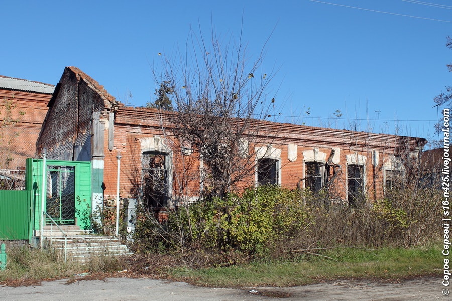 Здание Задонской школы ремесленных учеников (Задонск)
