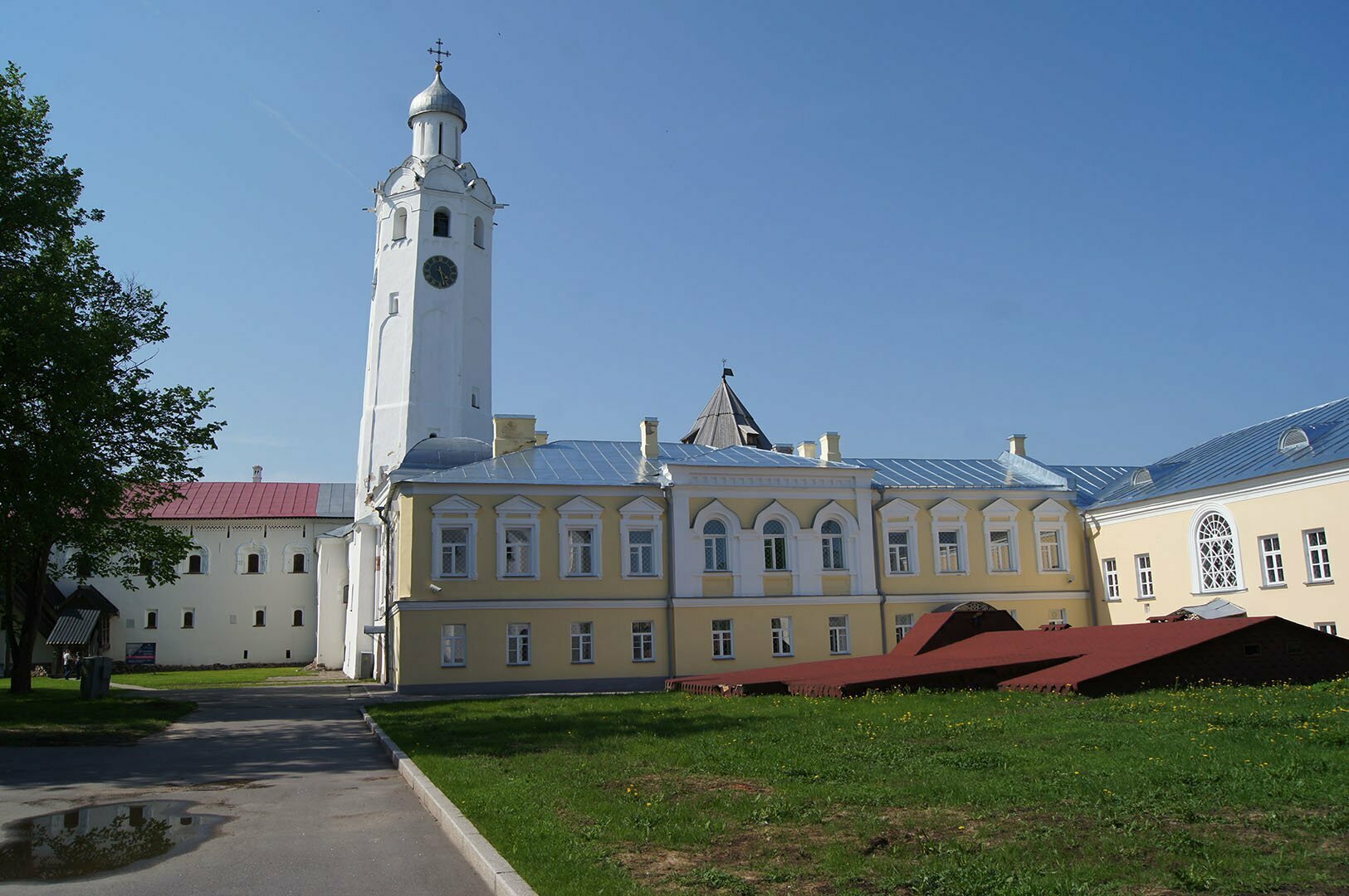 Церковь Сергия Радонежского и Часозвоня (Великий Новгород)
