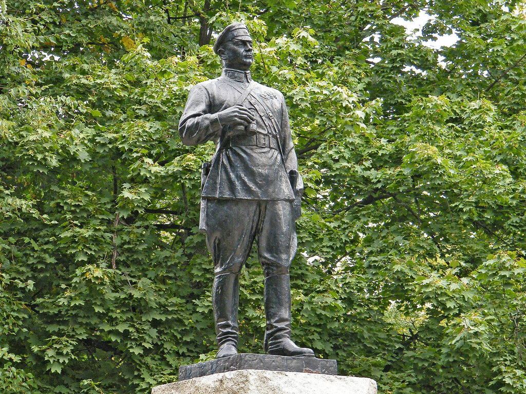 Памятник Котовскому (Умань)