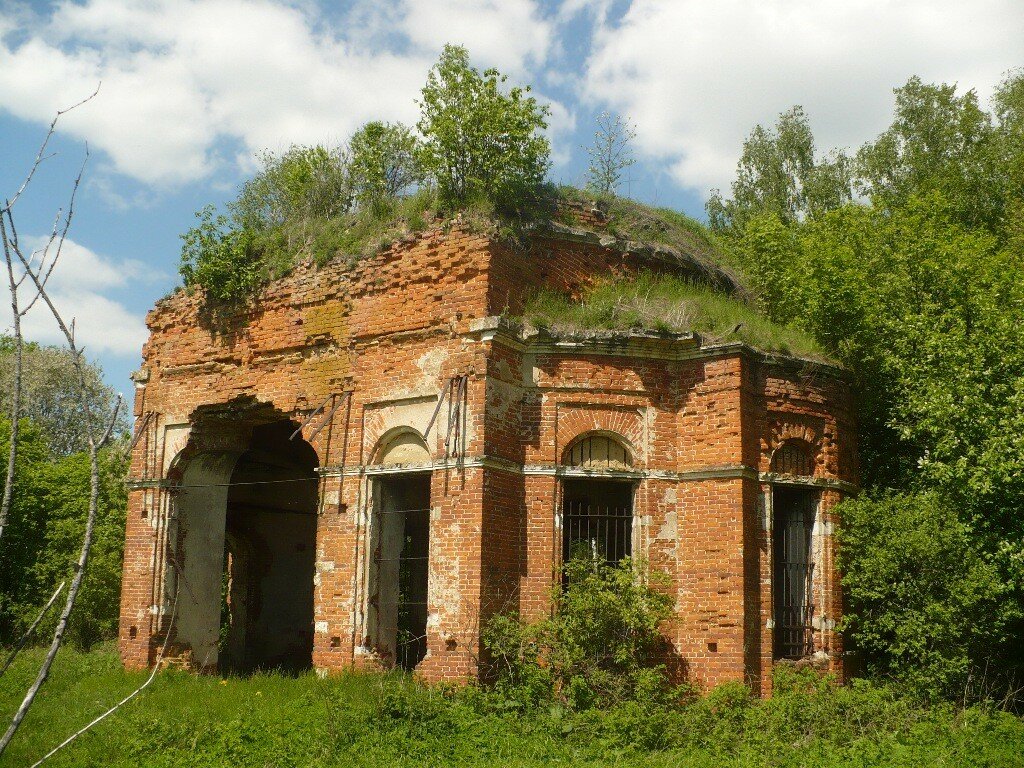 Церковь Воскресения Христова в Богучарово (руины) (Алексин)