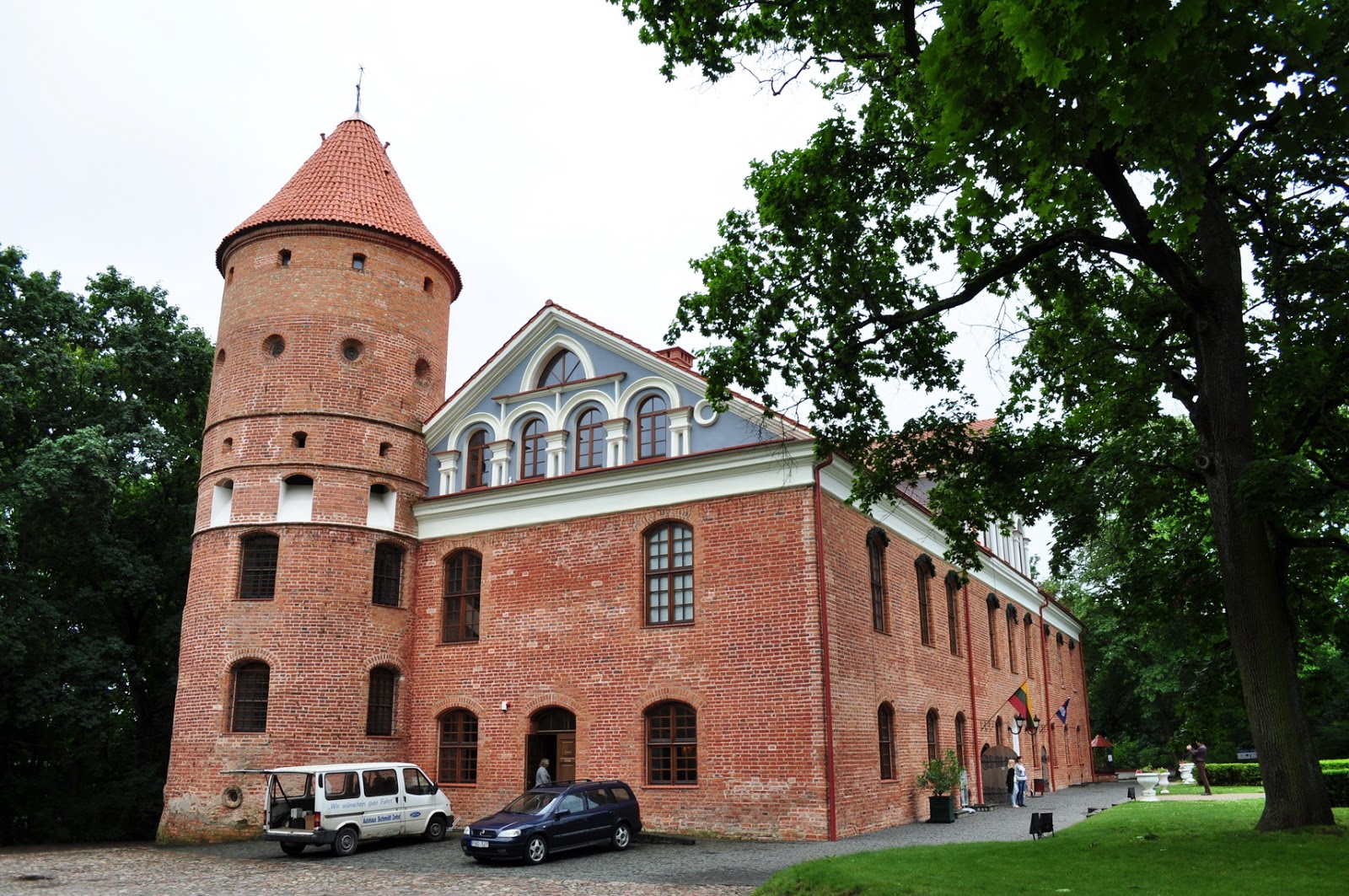 Замок «Раудондварис» (Каунас)