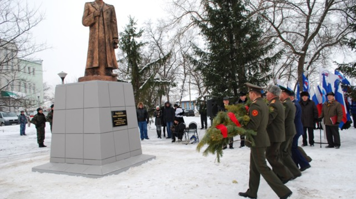 Памятник Павлу Семеновичу Рыбалко (Россошь)
