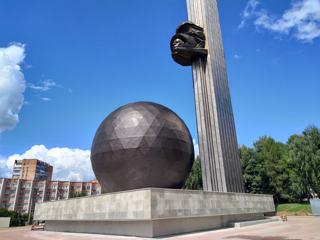 Памятник 600-летию Калуги (Калуга)