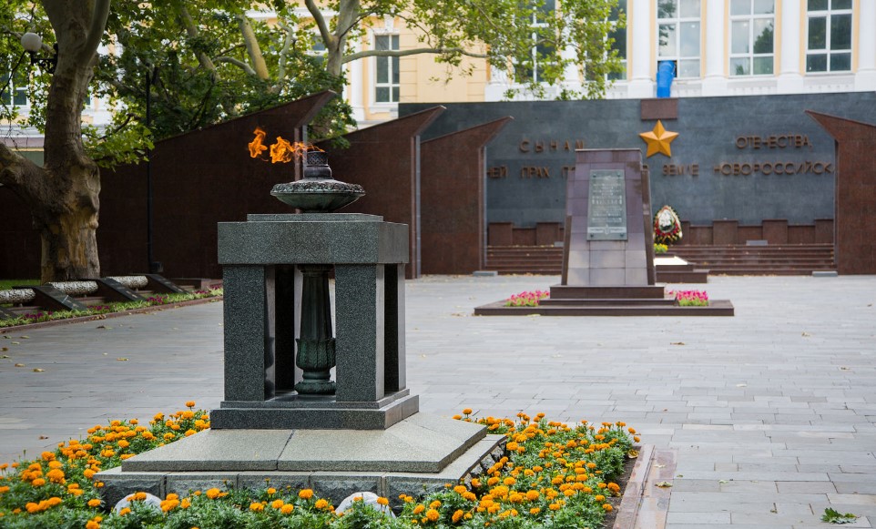 Площадь Героев (Новороссийск)