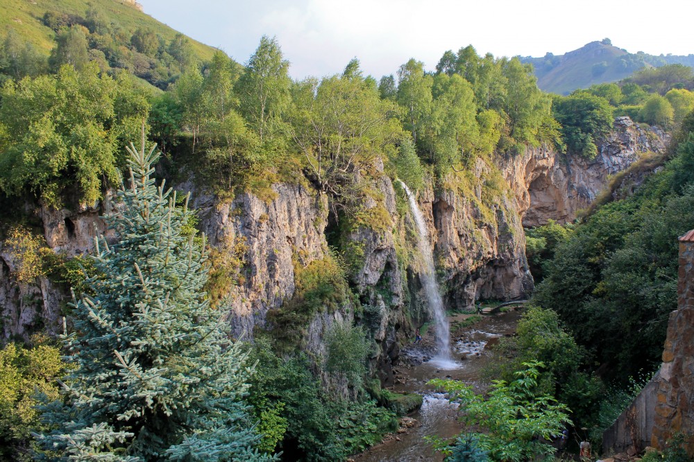 Медовые водопады (Карачаево-Черкесия)