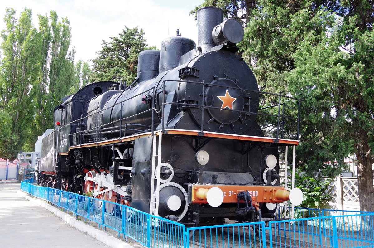 Памятник бронепоезду «Железняков» (Севастополь)