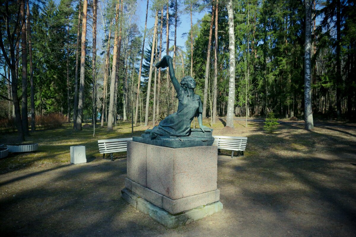 Памятник Раймонде Дьен (Зеленогорск)