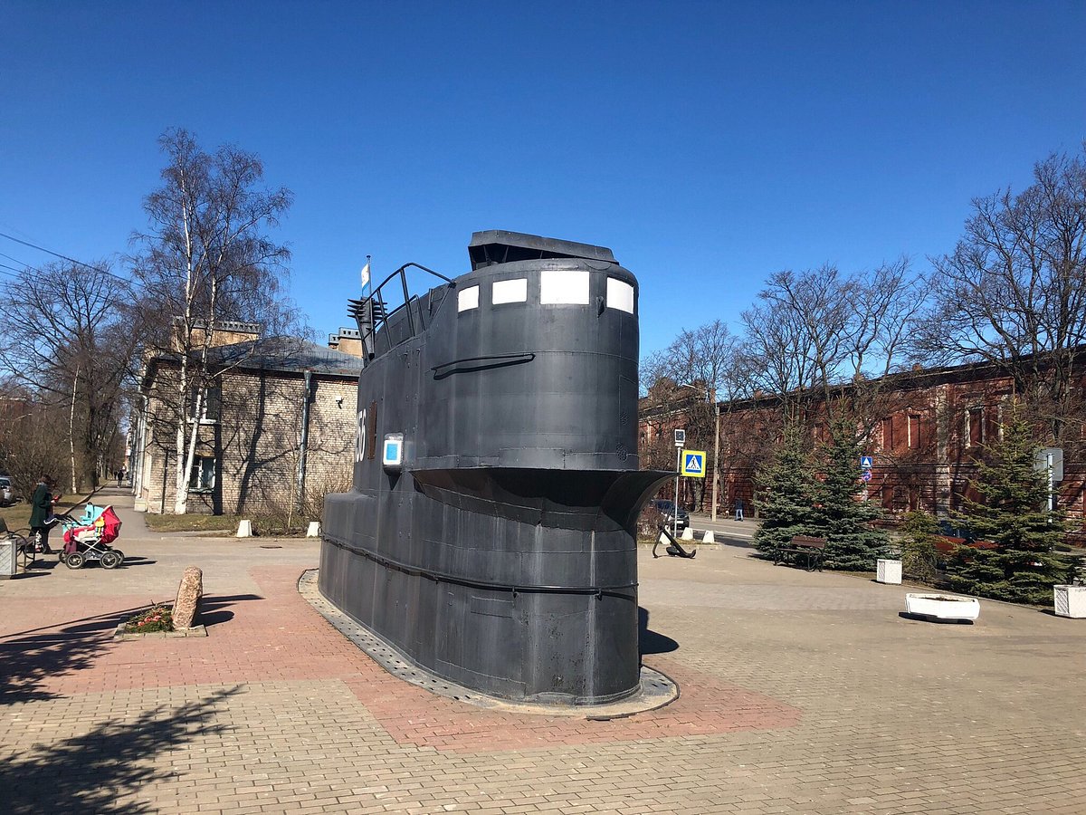 Памятник морякам-подводникам Балтики (Кронштадт)