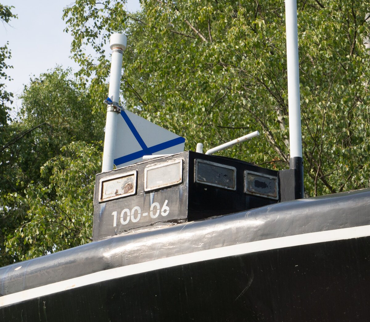 Памятник подводной лодке Джевецкого (Гатчина)