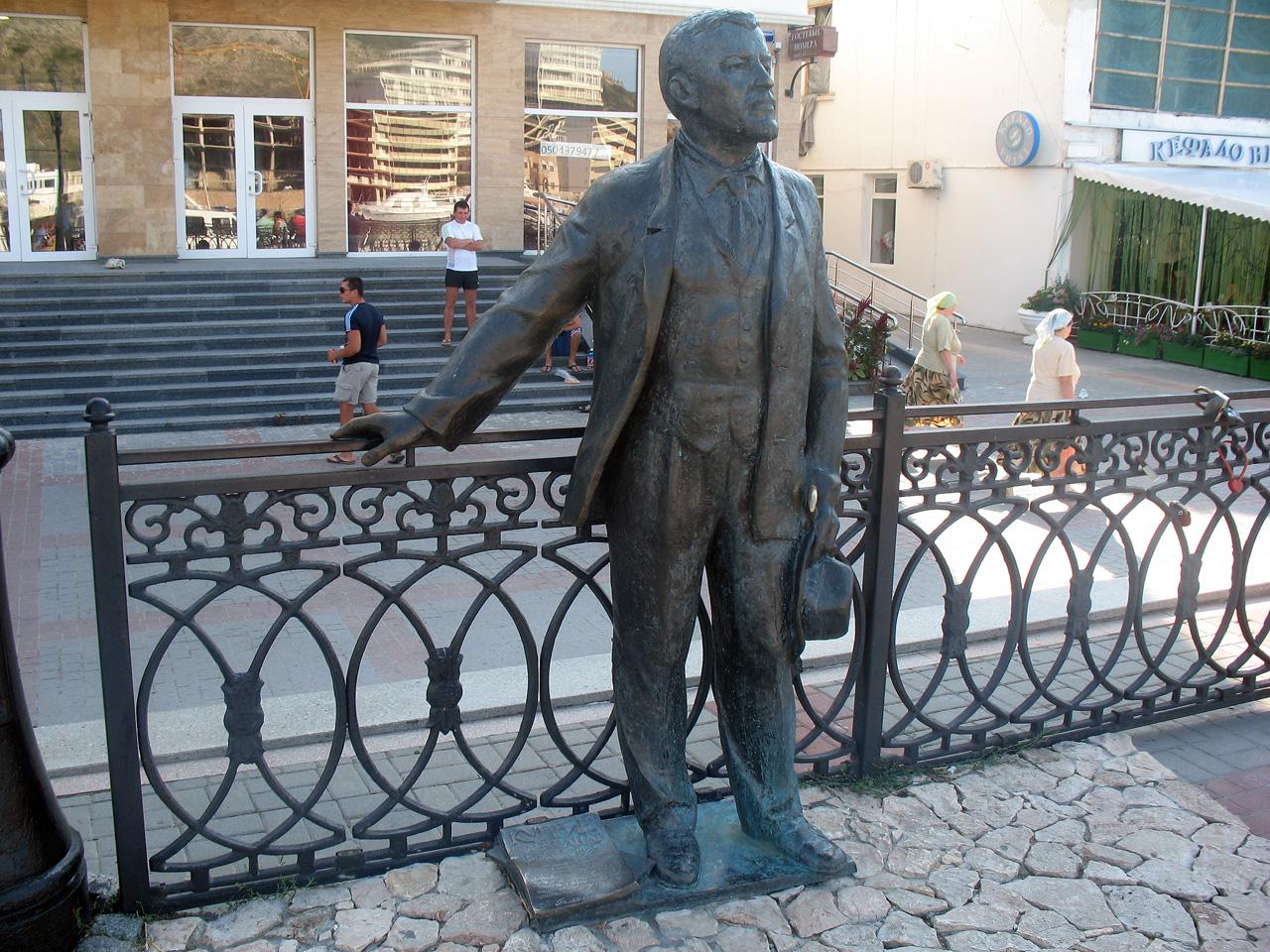 Памятник А. И. Куприну (Балаклава)