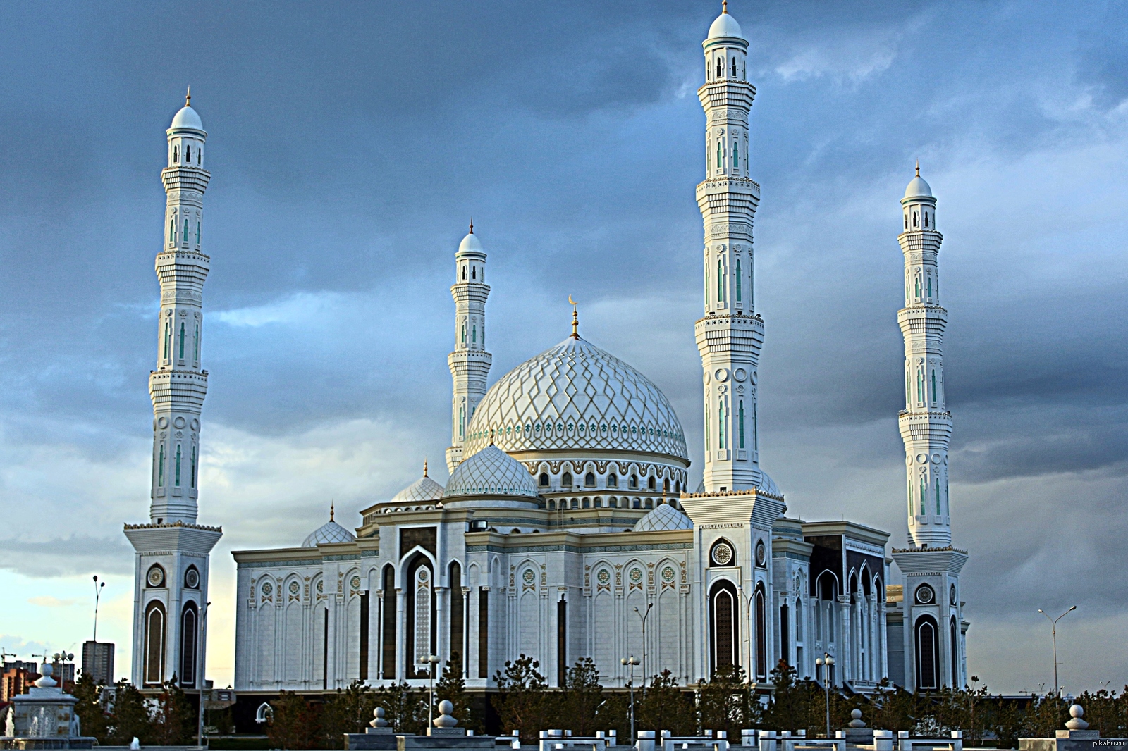 Мечеть «Хазрет Султан» (Астана)