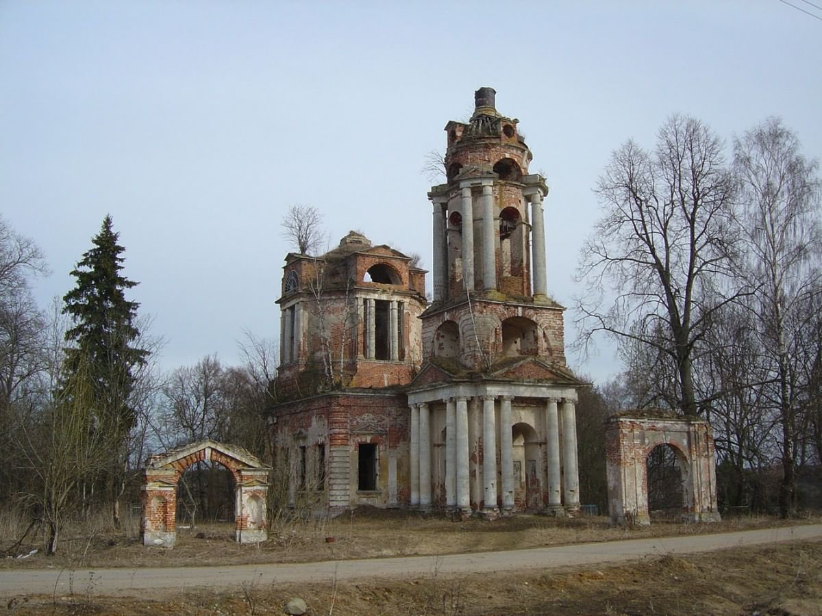 Знаменская церковь усадьбы «Комлево» (Руза)