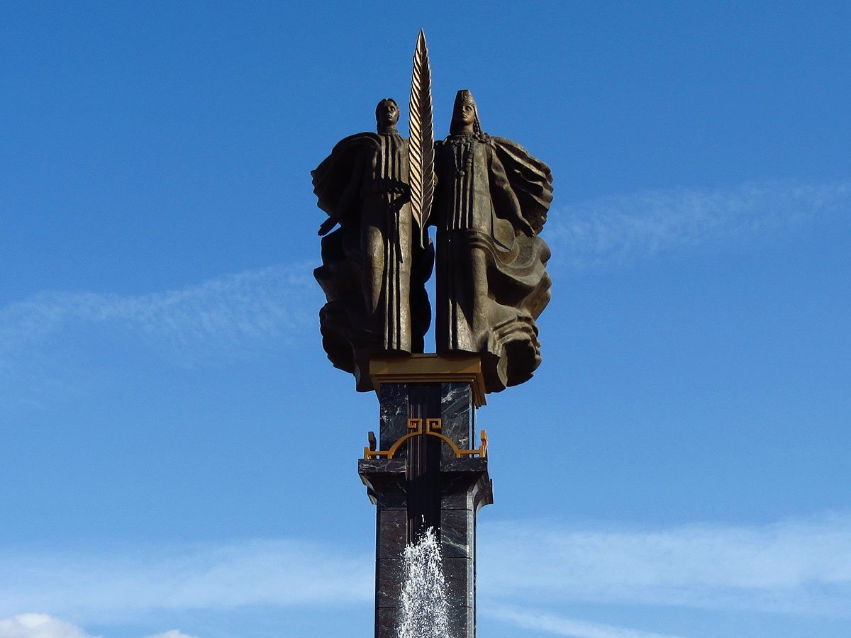 Памятник «Навеки с Россией» (Саранск)