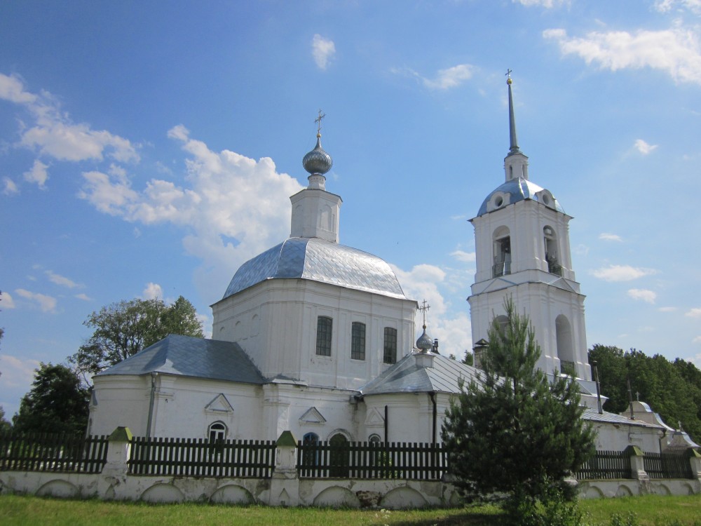 Христорождественская церковь (Макарьев)