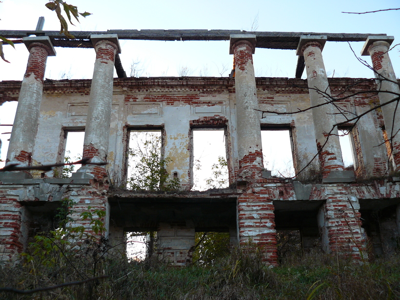 Руины усадьбы «Григорьевское» (дворец Супоневых) (Углич)